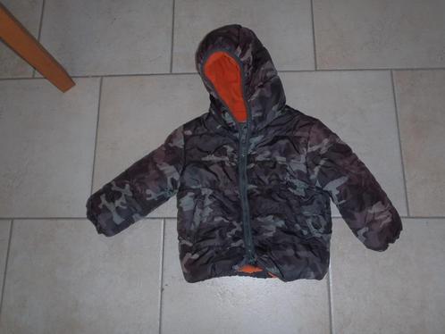 Donkere jas met capuchon maat 80, Kinderen en Baby's, Babykleding | Maat 80, Zo goed als nieuw, Jongetje, Jasje, Ophalen