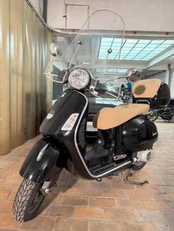 Scooter PIAGGIO VESPA GTS 250 modèle M45  beschikbaar voor biedingen