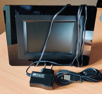 digitaal fotokadertje (usb,sdcard,.) beschikbaar voor biedingen