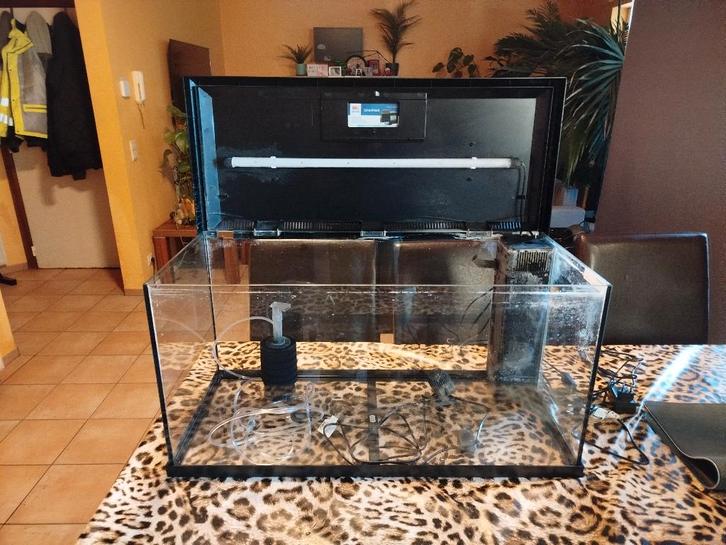 Juwel 110 Primo 2.0 noir+filtre éponge+pompe à jet, Animaux & Accessoires, Poissons | Aquariums & Accessoires, Utilisé, Aquarium vide