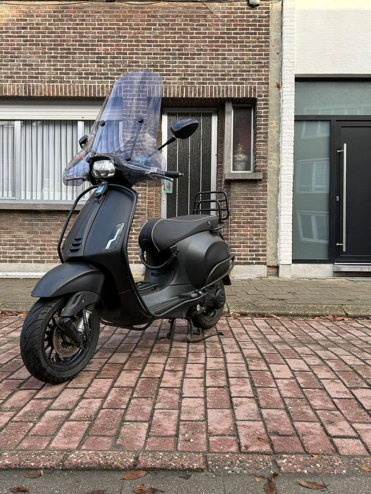 Vespa sprint GERESERVEERD!, Fietsen en Brommers, Scooters | Vespa, Zo goed als nieuw, Klasse A (25 km/u), Ophalen