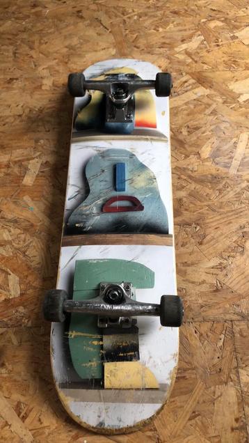 Skatebord uma thunder trucks bones wheels