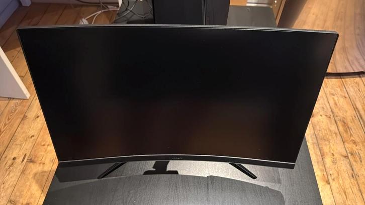 Setup Gaming complet (tour, écran, clavier, souris), Informatique & Logiciels, Ordinateurs de bureau, Utilisé, 2 à 3 Ghz, 16 GB