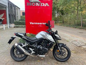 Honda CB750 Hornet (bj 2025) beschikbaar voor biedingen