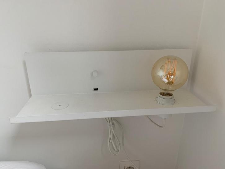 Wandschab met verlichting en USB poort, Huis en Inrichting, Slaapkamer | Nachtkastjes, Gebruikt, Ophalen