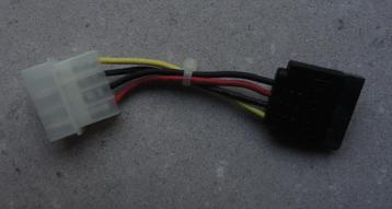 Adaptateur Molex vers Sata