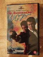 Een video band over James Bond kleur verschillende kleuren, Cd's en Dvd's, VHS | Film, Ophalen, Zo goed als nieuw