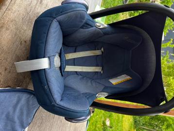 Maxi Cosi met verkleinkussen beschikbaar voor biedingen