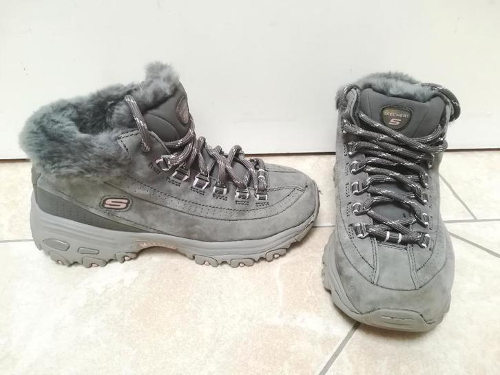 Skechers – Chaussures montantes Cuir Point. 35, Enfants & Bébés, Vêtements enfant | Chaussures & Chaussettes, Comme neuf, Chaussures