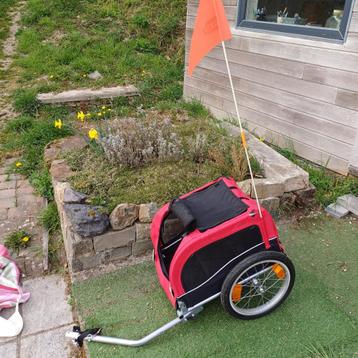 Roulotte transport vélo pour chien beschikbaar voor biedingen