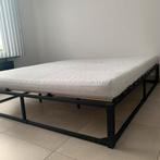 Design bed met matras, Huis en Inrichting, Slaapkamer | Bedden, Nieuw, 180 cm, Ophalen of Verzenden, Metaal