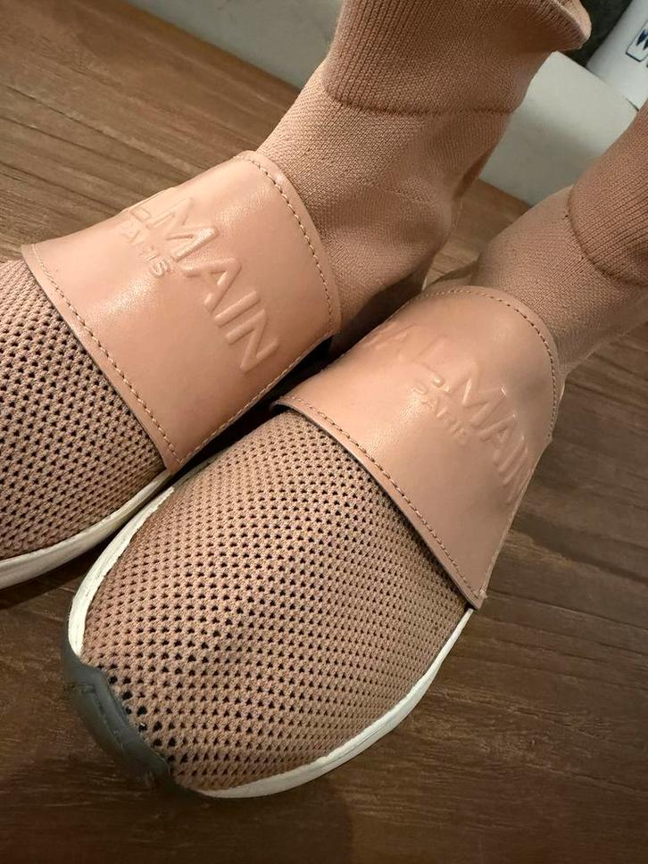Balmain sock-sneakers – maat 38, Kleding | Dames, Schoenen, Gedragen, Sneakers, Roze, Ophalen of Verzenden