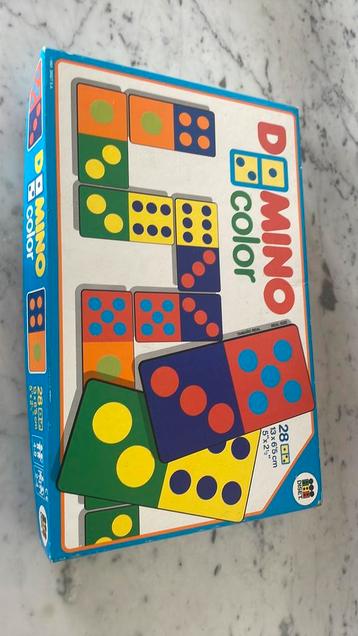 Domino-spelen met vormen - blokken puzzel en een eerste gita beschikbaar voor biedingen