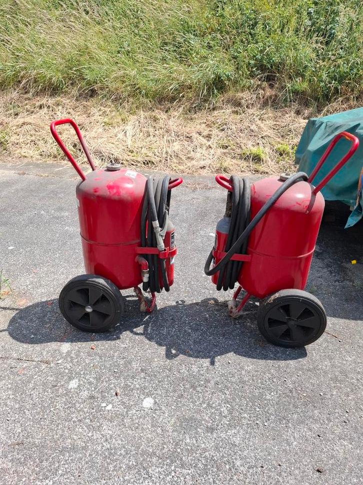 Projectje zeer zware brandblusser (bedoelt voor tuinkachel), Hobby en Vrije tijd, Overige Hobby en Vrije tijd, Zo goed als nieuw