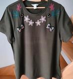 Prachtige T-shirt met pareltjes en borduursel., Kleding | Dames, T-shirts, Maat 38/40 (M), H&M, Ophalen of Verzenden, Zo goed als nieuw
