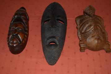 diverse kongoleese voorwerpen  beschikbaar voor biedingen