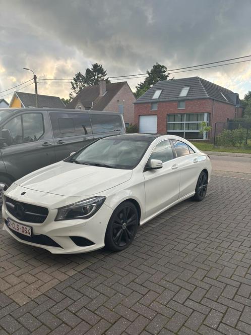 Mercedes Benz CLA 180 AMG Line, Autos, Mercedes-Benz, Particulier, CLA, Airbags, Air conditionné, Bluetooth, Ordinateur de bord