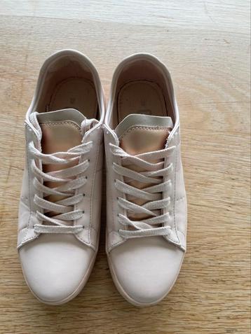 Schoenen merk CKS maat 39 beschikbaar voor biedingen