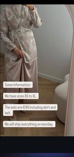 Prachtig set rok met bloes te koop, Kleding | Dames, Gelegenheidskleding, Ophalen of Verzenden, Nieuw