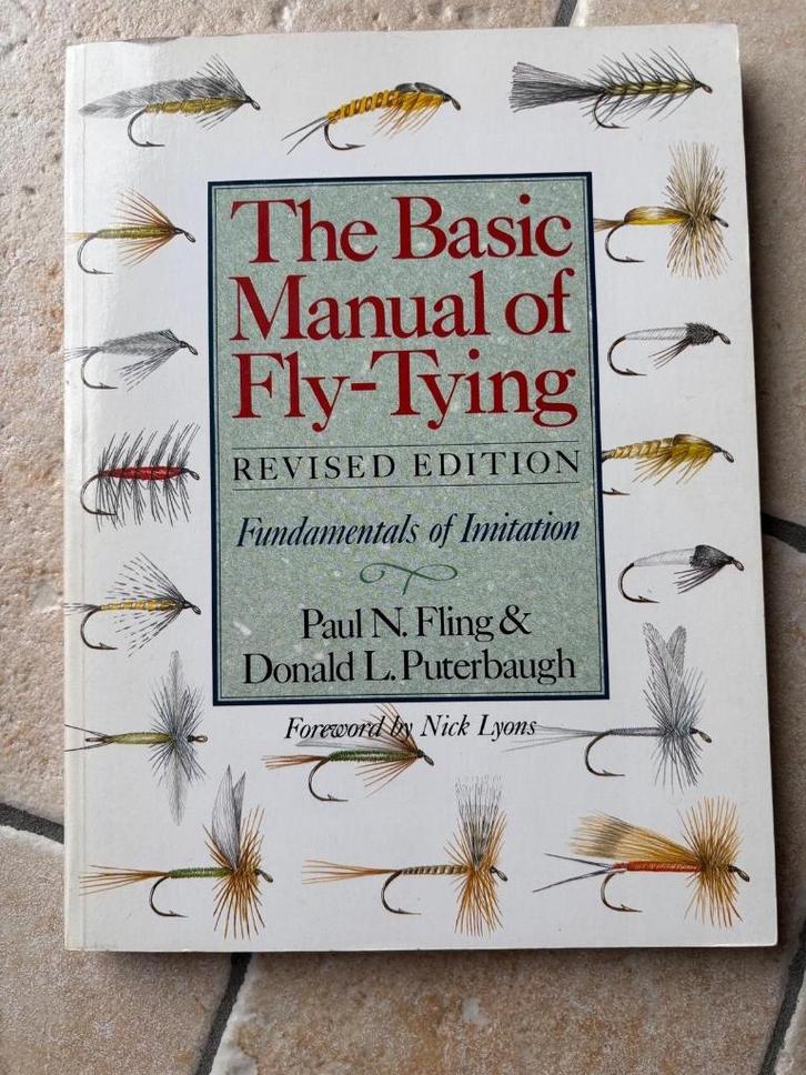 The basic manual of Fly-Tying, Watersport en Boten, Hengelsport | Vliegvissen, Zo goed als nieuw, Overige typen, Ophalen of Verzenden
