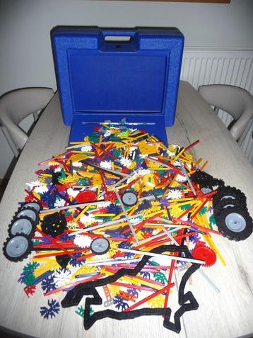 K’NEX zeer grote koffer vol onderdelen (> 4,000 kg) beschikbaar voor biedingen