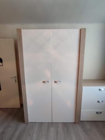kinderkamer  beschikbaar voor biedingen