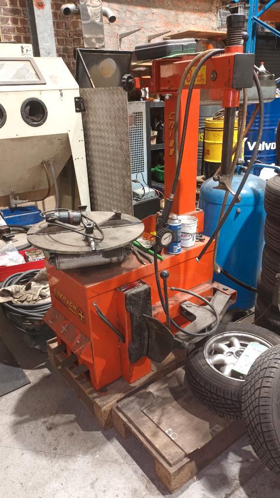 Machine à pneus Cormach, Autos : Divers, Outils de voiture, Utilisé, Enlèvement
