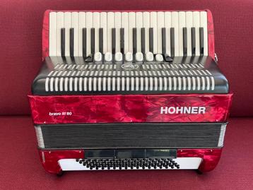 Mooie Hohner Bravo III accordeon . 80 bas . 3 korig . beschikbaar voor biedingen