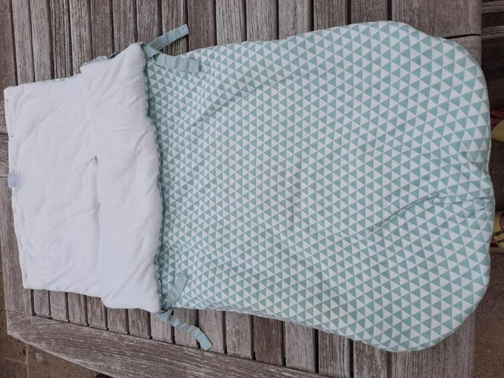 2 dezelfde nestjes/voetzakjes, Enfants & Bébés, Jumeaux & Naissances multiples, Comme neuf, Enlèvement