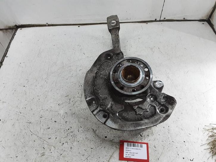 WIELNAAF LINKS VOOR Mercedes-Benz C (W205) (01-2013/06-2021), Auto-onderdelen, Remmen en Aandrijving, Mercedes-Benz, Gebruikt