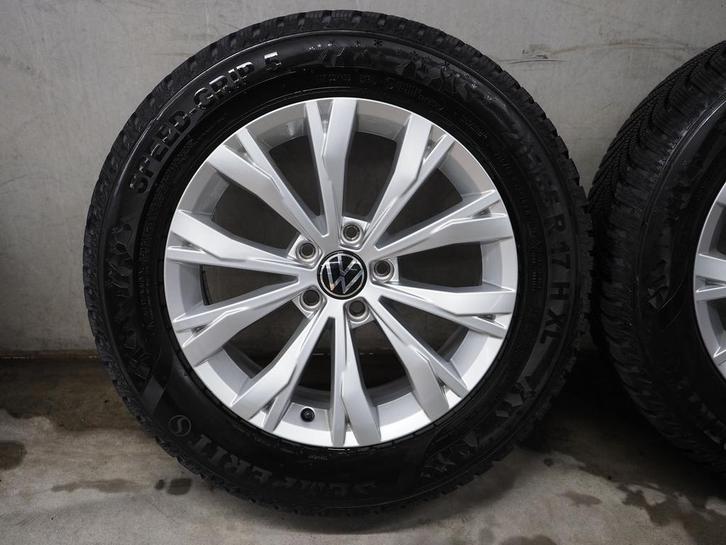 Originele Volkswagen Montana Velgen + Winterbanden 17 Inch, Auto-onderdelen, Banden en Velgen, Banden en Velgen, Winterbanden