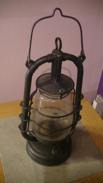 FEUERHAND STORMLAMP beschikbaar voor biedingen