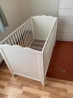 Babybed, Kinderen en Baby's, Kinderkamer | Complete kinderkamers, Ophalen, Zo goed als nieuw