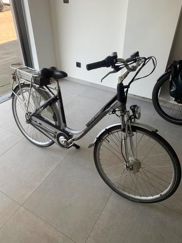 ELECTRISCHE damesfiets  beschikbaar voor biedingen