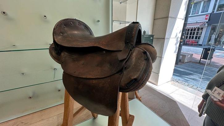 Antiek Frans militair zadel – Cavalerie / Artillerie 1915, Dieren en Toebehoren, Paarden en Pony's | Zadels, Gebruikt, Ophalen