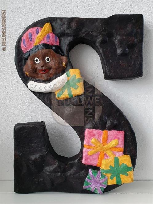 Authentieke V&D chocoladeletter ‘S’ zwarte Piet papier-maché, Diversen, Sinterklaas, Gebruikt, Verzenden