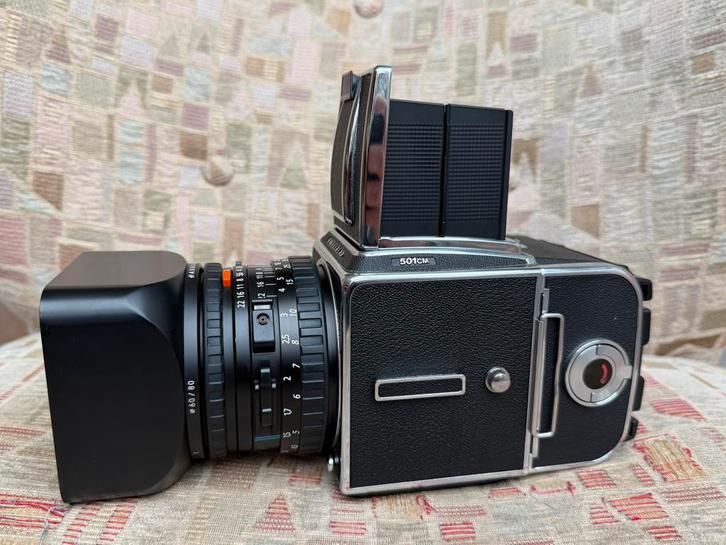 Hasselblad 501CM + Carl Zeiss Planar CFE 80mm + A12 Back, TV, Hi-fi & Vidéo, Appareils photo analogiques, Comme neuf, Enlèvement ou Envoi
