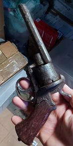 Revolver antique +- 1870, Antiquités & Art, Antiquités | Autres Antiquités, Enlèvement ou Envoi