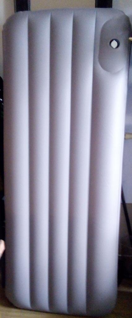 Nieuwe Intex matras voor 1 persoon, zelfopblazend met geïnte, Caravans en Kamperen, Luchtbedden, Zo goed als nieuw, 1-persoons