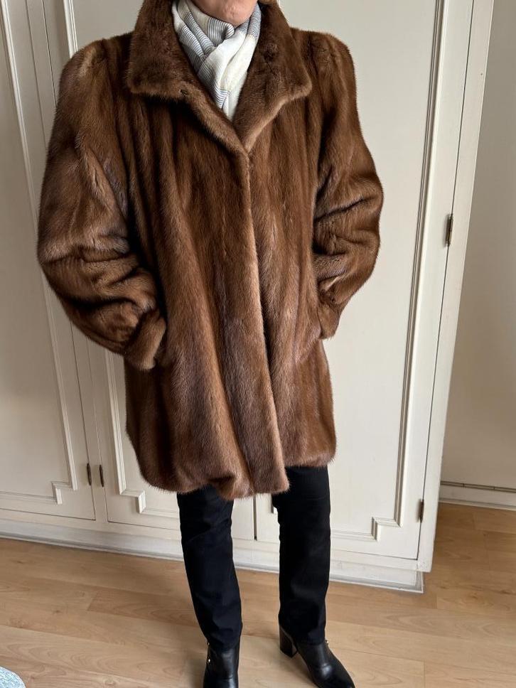 Prachtige bruine nertsmantel  - Théo Vanderwauwer, Kleding | Dames, Jassen | Winter, Gedragen, Maat 42/44 (L), Bruin, Ophalen