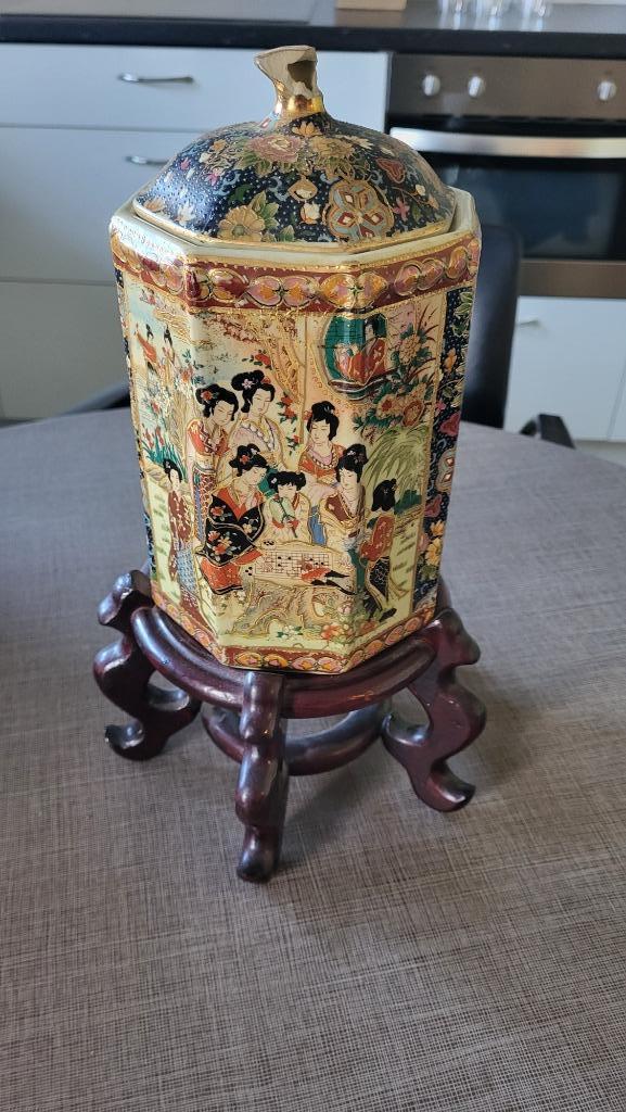 Oosters porseleinen potje met deksel – handbeschilderd, Antiek en Kunst, Antiek | Porselein, Ophalen