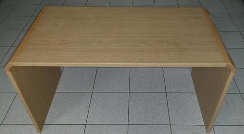 dactylo-/kinderbureau, Huis en Inrichting, Bureaus, Zo goed als nieuw, Bureau, Met wielen, Ophalen