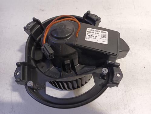 KACHEL VENTILATORMOTOR GLA (156.9) (A2469064200), Auto-onderdelen, Airco en Verwarming, Mercedes-Benz, Gebruikt