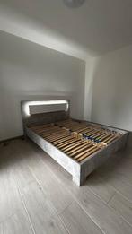 Lit avec éclairage à vendre + matelas, Enlèvement, Comme neuf