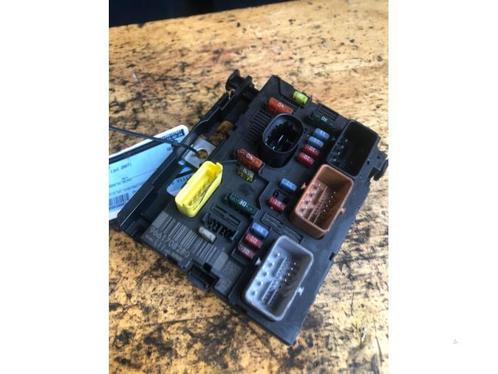 Zekeringkast van een Peugeot 307, Auto-onderdelen, Elektronica en Kabels, Peugeot, Gebruikt, 3 maanden garantie, Ophalen of Verzenden