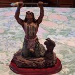 3 indianen beeldjes op houten voet, Comme neuf, Enlèvement ou Envoi