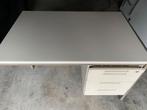 Bureau met ijzer onderstel, Huis en Inrichting, Ophalen, Zo goed als nieuw, Bureau