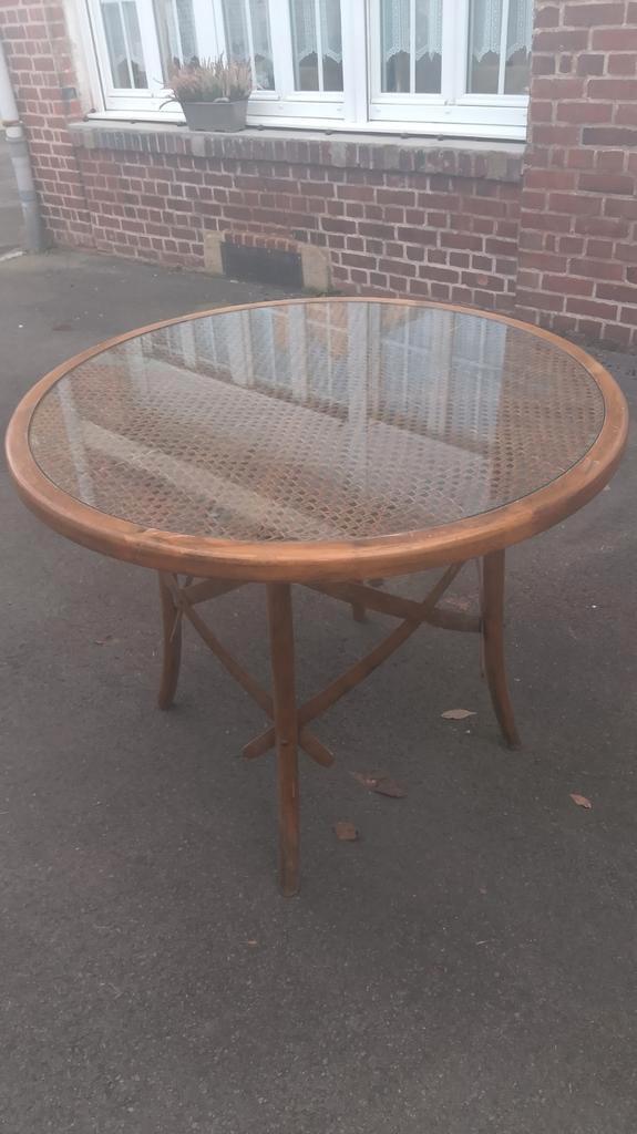 Belle table ronde bois courbé plateau cannage et verre, Maison & Meubles, Tables | Tables à manger, Enlèvement