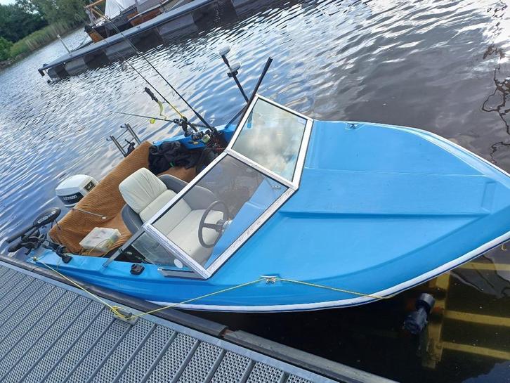 Plezierboot / Visboot, Watersport en Boten, Vis- en Consoleboten, Gebruikt, 30 tot 50 pk, 3 tot 6 meter, Benzine, Buitenboordmotor