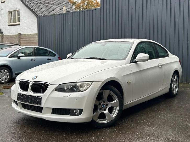 BMW 320i 2010 AUTOMAAT 2.0 BENZIN, Auto's, BMW, Bedrijf, Te koop, ABS, Adaptive Cruise Control, Airbags, Airconditioning, Android Auto
